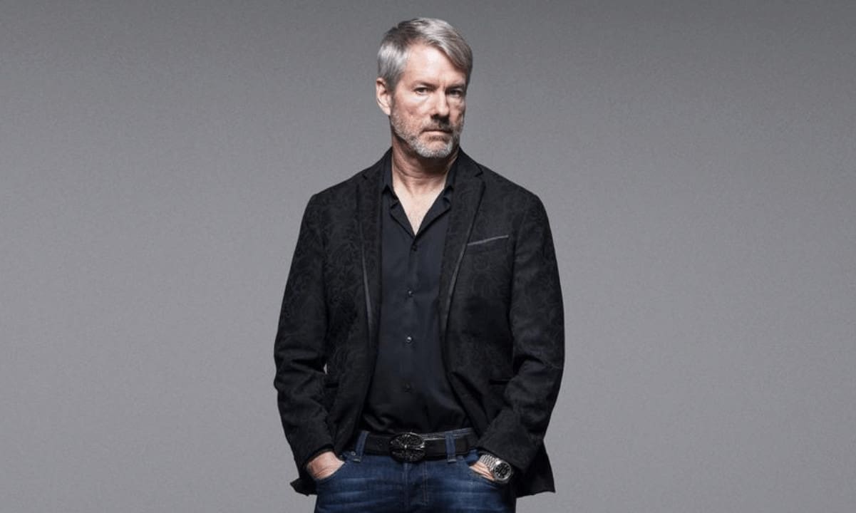 Michael Saylor Hints at Another Bitcoin Move for Strategy: Buy or Sell?